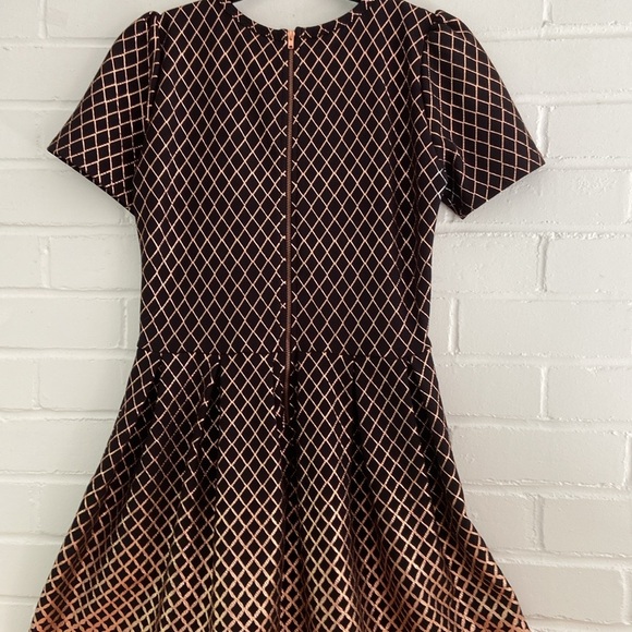 LuLaRoe Rose Gold / Black Festive Holiday Christmas Short Sleeve Dress Size L - Picture 4 of 10